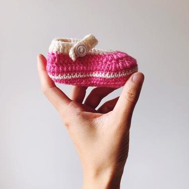 Little Minnows Baby Booties // Pink & Cream Mary Janes // Crochet Baby Shoes 