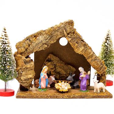 VINTAGE: Italian Nativity - Nativity Set in Wood Barn - Manger - Barn - Animals - Holiday - SKU 22-Wall-00013154 