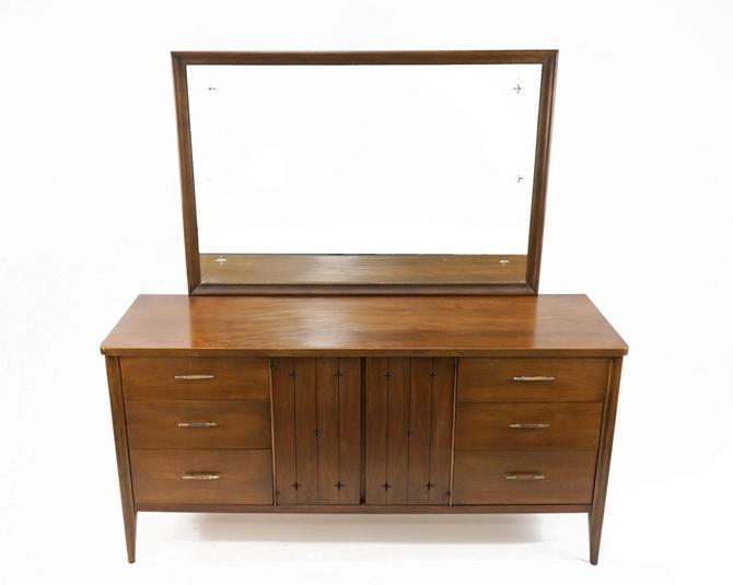 Broyhill Saga Long Low Dresser W Mirror From Fair Auction Co Of