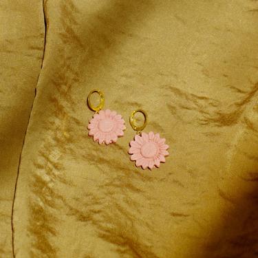 Peach  Flower Earrings / Polymer Clay 