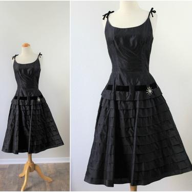 Vintage 1950s 50s Black Silk Velvet Trim Event Cocktail party Dress layered tulle  // Modern Size XS S  US 2 to US 4 // Hollywood Glamour 