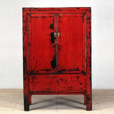 Chinese Cabinet with Two Shelves and Restoration