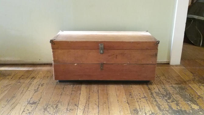 Antique Traditional Farmhouse Pine Wood Tool Box Machinist Chest