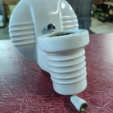 Bare bulb Porcelain pull chainfixture 5 1/4
