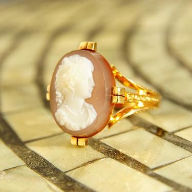 Victorian 18K Rose Gold Hardstone Cameo Ring, Antique Carved Agate Cameo, Intricately Embossed Rose Gold Band, Unique Ring, Size 9 1/4 US 