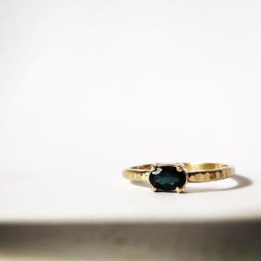 Notched Oval Sapphire in 14k Brushed Gold Ring 