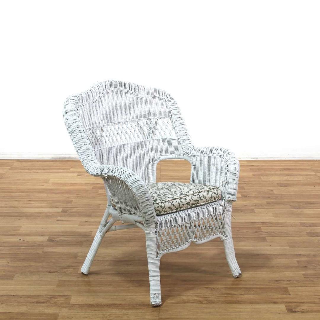 White Wicker Armchair w/ Green Leaf Seat Cushion Loveseat (Los