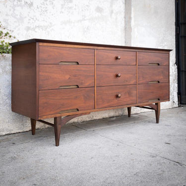 Vega” 9-Drawer Walnut Dresser by Morris | Sunbeam Vintage
