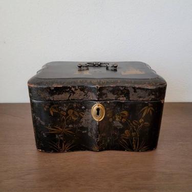 18th/19th Century Chinese Export or French Chinoiserie Black Lacquered Tea Caddy Decorative Table Box 