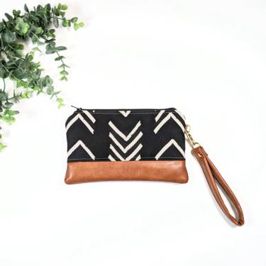 Charcoal and Cream Mud cloth Wristlet: Small Bag, Wristlet Clutch, Bridesmaid Gift, Phone Wristlet 