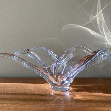 Vannes Crystal Art Glass Vase Wave Water Center Piece | Raven Pear Vintage  | Philadelphia