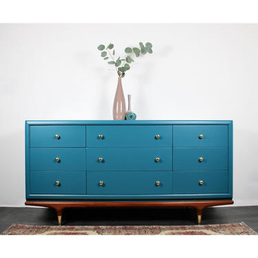 Mid Century Modern Dresser 