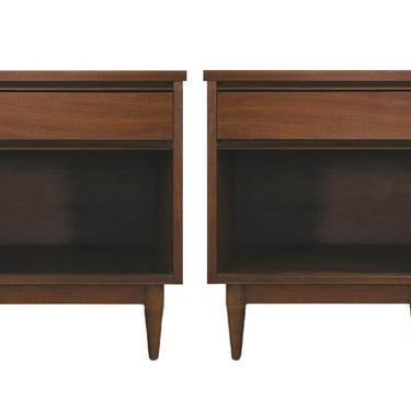 Mid Century Modern Minimalist Walnut Wood Set of Nightstands / Pair of End Tables (PureVintageNYC) 