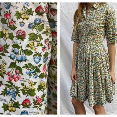 1950s Berry Novelty Print Dress / Vintage Fifties Sixties Dress / Collar Shirt Dress / Garden Party Dress / Fifties Dress / Cotton Dress 