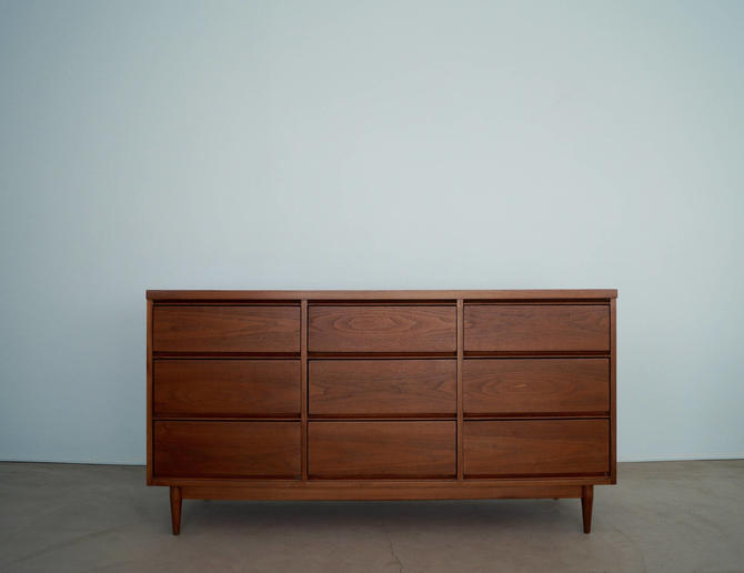 Beautiful 1960 39 S Mid Century Modern Lowboy 9 Drawer Dresser In