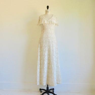 Vintage 1970's Ivory Creme Cotton Lace Long Dress Ruffle Neckline 70's Bridal Wedding Spring Summer Hippie Boho Sans Age Size Medium 