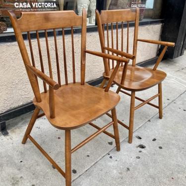 Vibin' | Mid-century Modern Windsor Chairs
