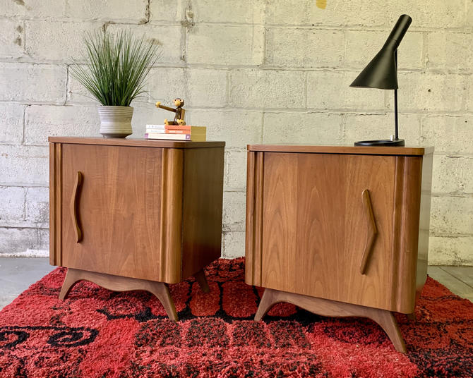 FUNKY Mid Century Modern NIGHTSTANDS / end tables | Circa60