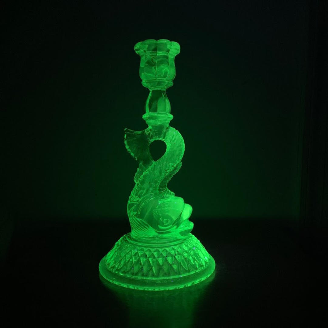 Vintage Cambridge Glass Emerald Dolphin 109 Candlestick Uranium Glass