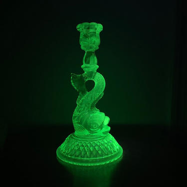 Vintage Cambridge Glass Emerald Dolphin #109 Candlestick Uranium Glass 