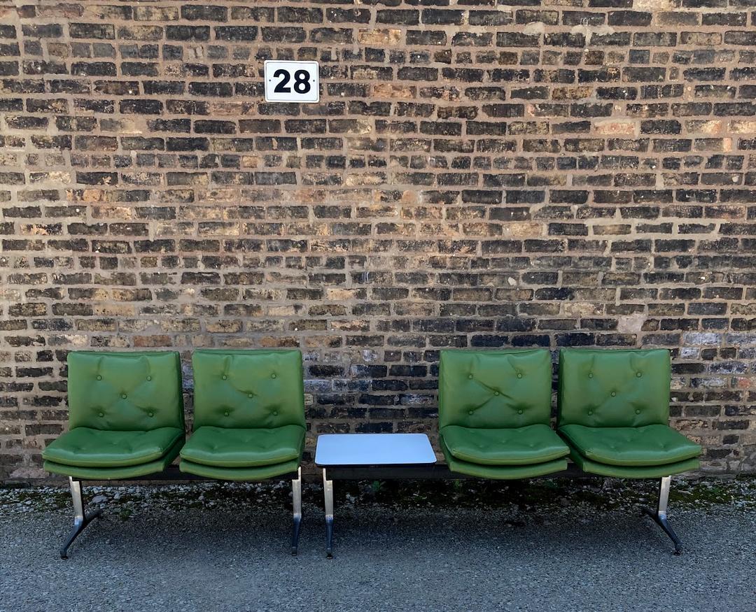 Vintage Mid Century Modern Airport 4seater Waiting Area Bench with