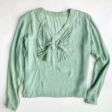 1920s 1930s Green Silk Blouse With Accordion Pleat Bow 