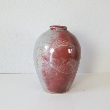 Vintage Mexican Gallo De Oro Incised Ceramic Vase. 