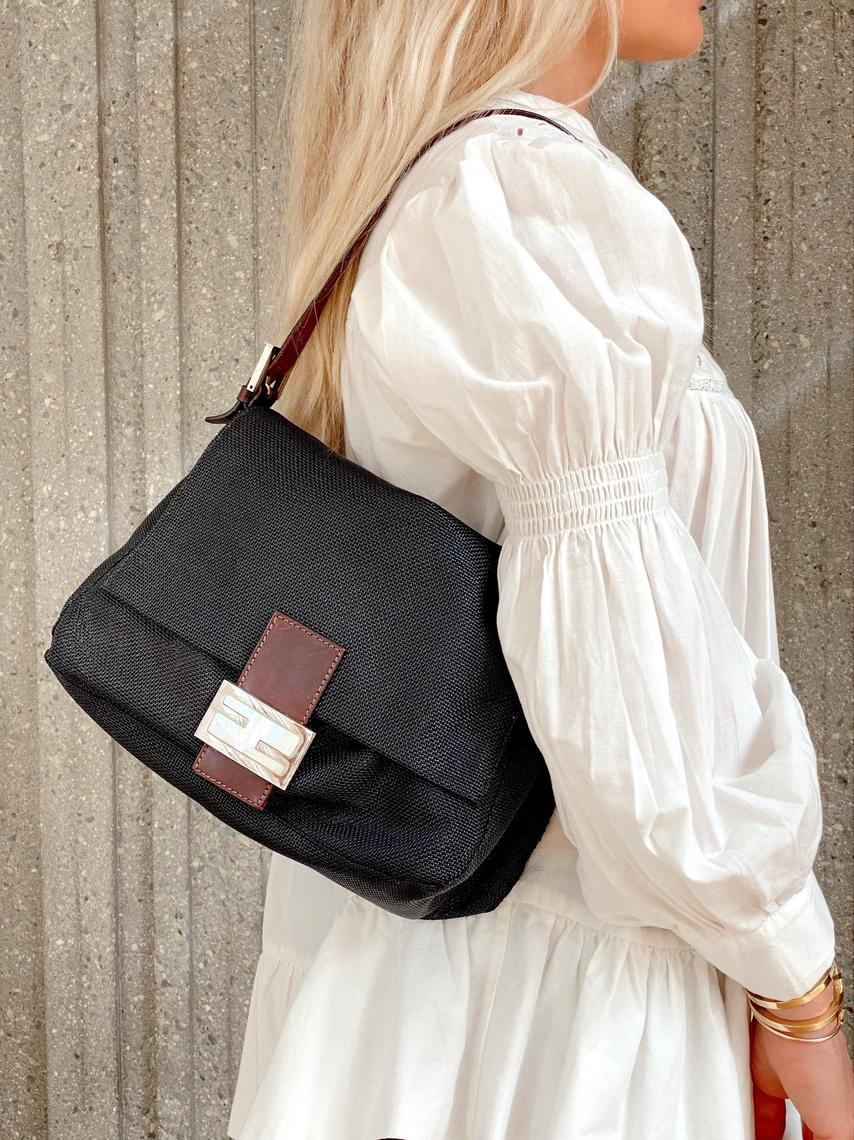 Black Fendi Leather Mamma Forever Shoulder Bag – Designer Revival