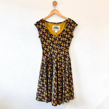 Button Front Dress in Radish Print