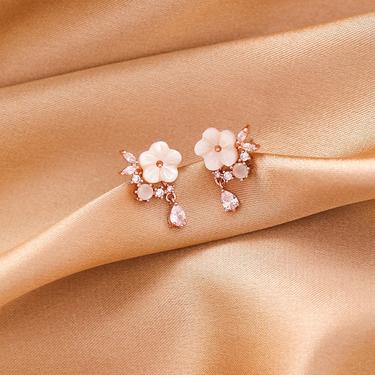 E053 rose gold flower stud earring, floral earring, flower dangle stud earring, sakura earring, daisy flower earring, korean earring, gift 