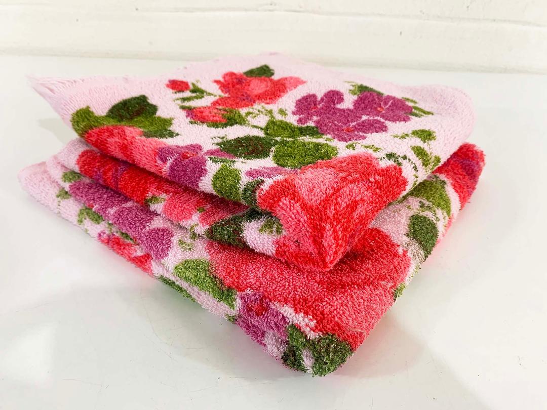 Lot vintage cotton bath towels & terrycloth hand towel washcloths, retro  prints!
