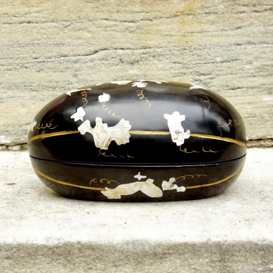 Vintage Japanese Black Lacquer Mother Of Pearl Inlay Melon