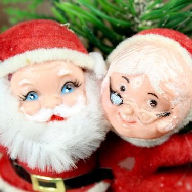 Vintage Santa &amp; Mrs. Claus Hugging! - Mid-Century Flocked Santa and Mrs. Claus Centerpiece for Floral Display - Made in Japan 