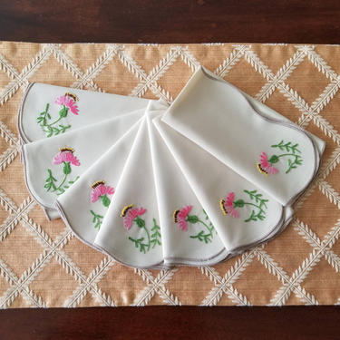 Vintage Embroidered Napkin Set of 6 / 15&amp;quot; Pink Flower Dinner Napkins Table Linens / Full Size Cloth Napkin Set / Scallop Edge Brunch Napkins 