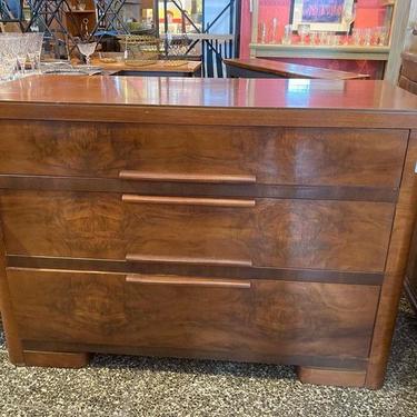 Pretty 3 drawer chest by the cavalier furniture company. 48” x 20.5” x 34”