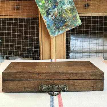 Beautiful antique French wooden painter box with it’s key-FPB 