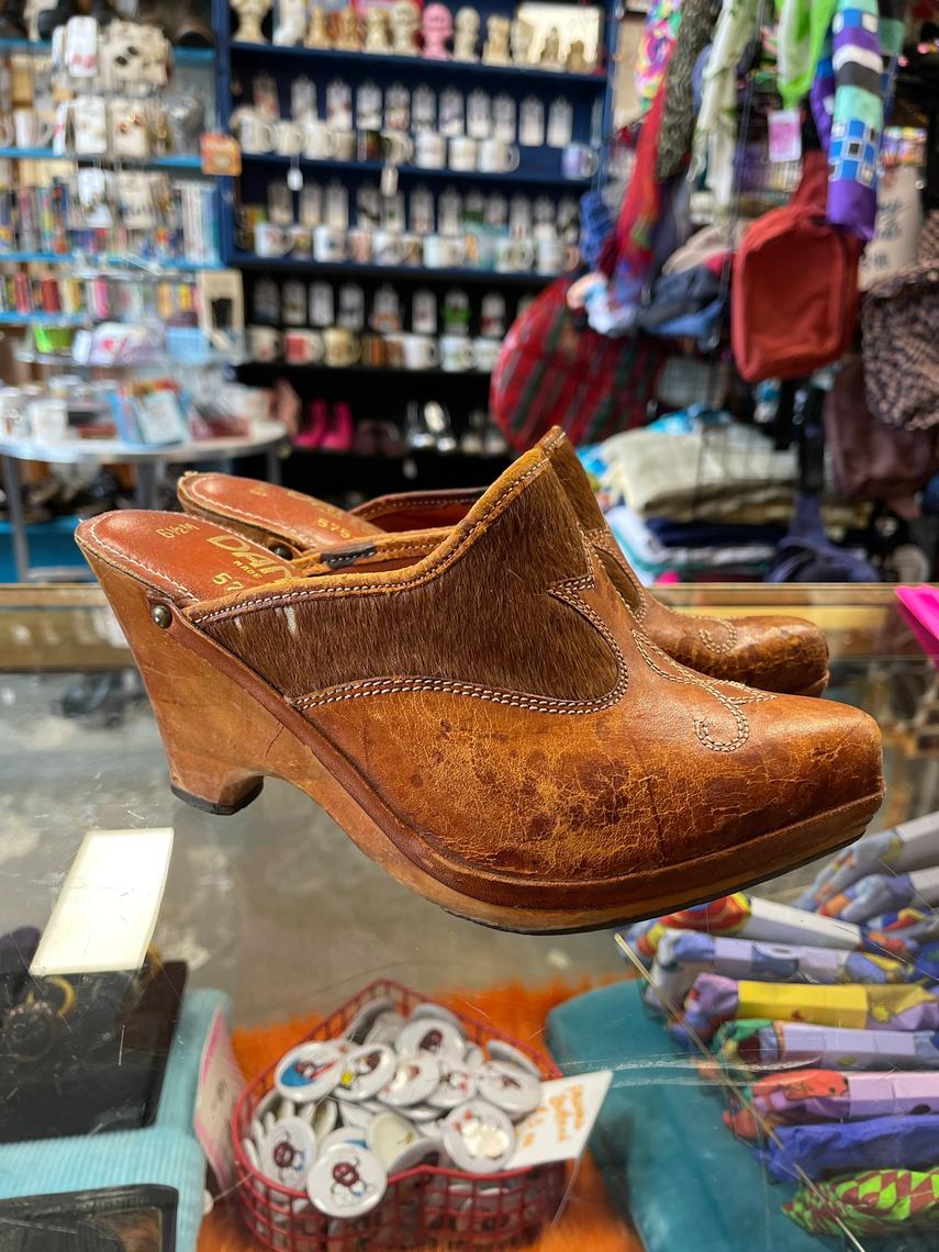 1970s Leather Clogs Vintage Whiskey Brown High Heel Danelle Size 6 1 2 Pure Vintage Clothing Stadium District Tacoma WA