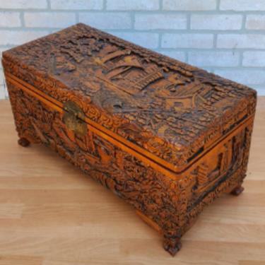 Rural treasure: vintage luxury trunk used to store corn - Chinadaily.com.cn