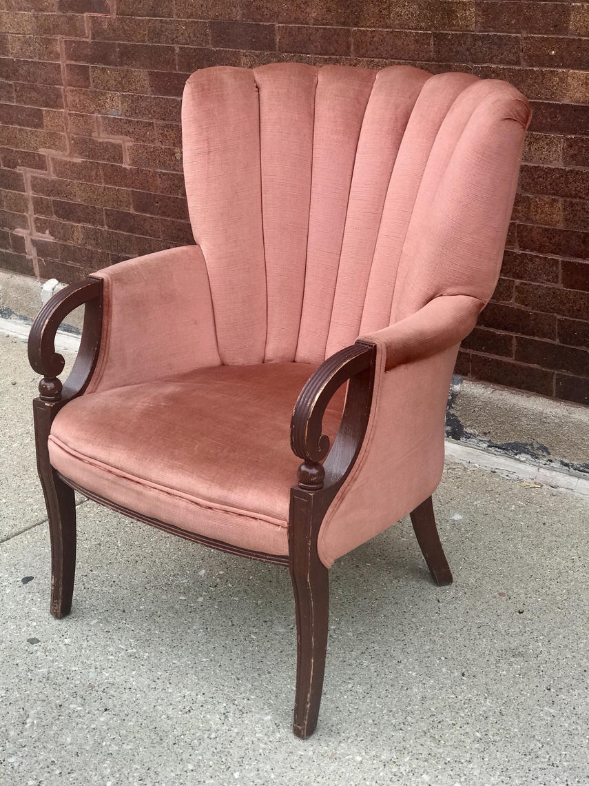 Vintage pink velvet online chair