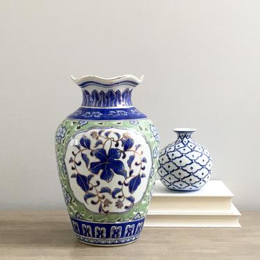 Chinoiserie Vase Blue Green White Reticulated Porcelain Chinese Decorative Vase 