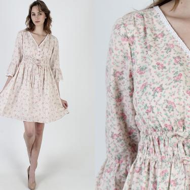 70s Country Floral Dress / Romantic Roses Calico Dress / Vintage 1970s Country Bell Sleeve Dress / Deep V Neck Waist Tie Angel Mini Dress 