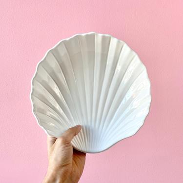 Ceramic Shell-Shaped Catchall Dish 