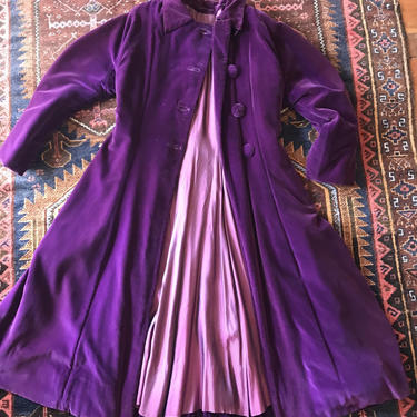 40's Swing coat, luscious Purple Velvet, Plus size vintage, Wide, Hatties Vintage Clothing