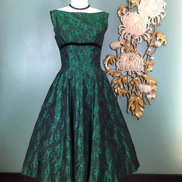 green emerald velvet dress 1950s Henri Bendel Emerald Green Silk Belted Full Skirt Cocktail Dress –  Basha Gold