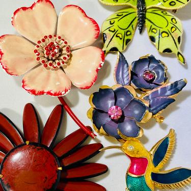 Collection of Vintage Spring Brooches 