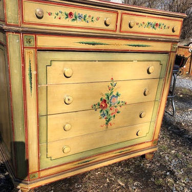 Mural Chest of Drawers