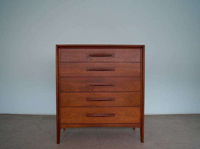 Stunning 1950 39 S Mid Century Modern Highboy Dresser By Broyhill