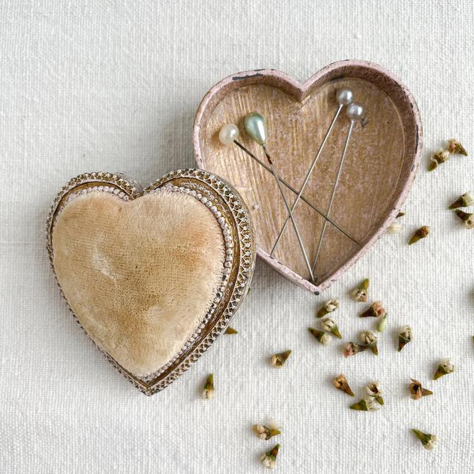 Vintage Florenza Pin Cushion Box, Pink and Gold Heart Shaped Pebble