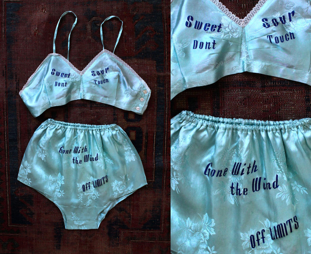 RARE!! 1940s Lingerie Set / WWII Novelty Bra and Panty Knickers