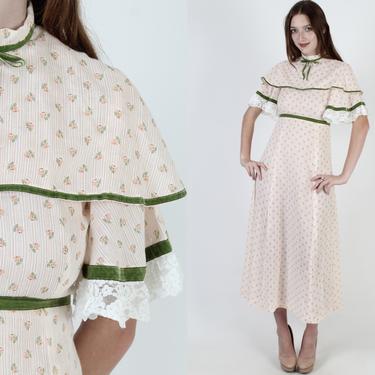 Vintage 70s Ivory Pilgrim Style Dress / Americana Inspired Homespun Clothing / Womens Farm Life Chore Capelet Maxi Dress 